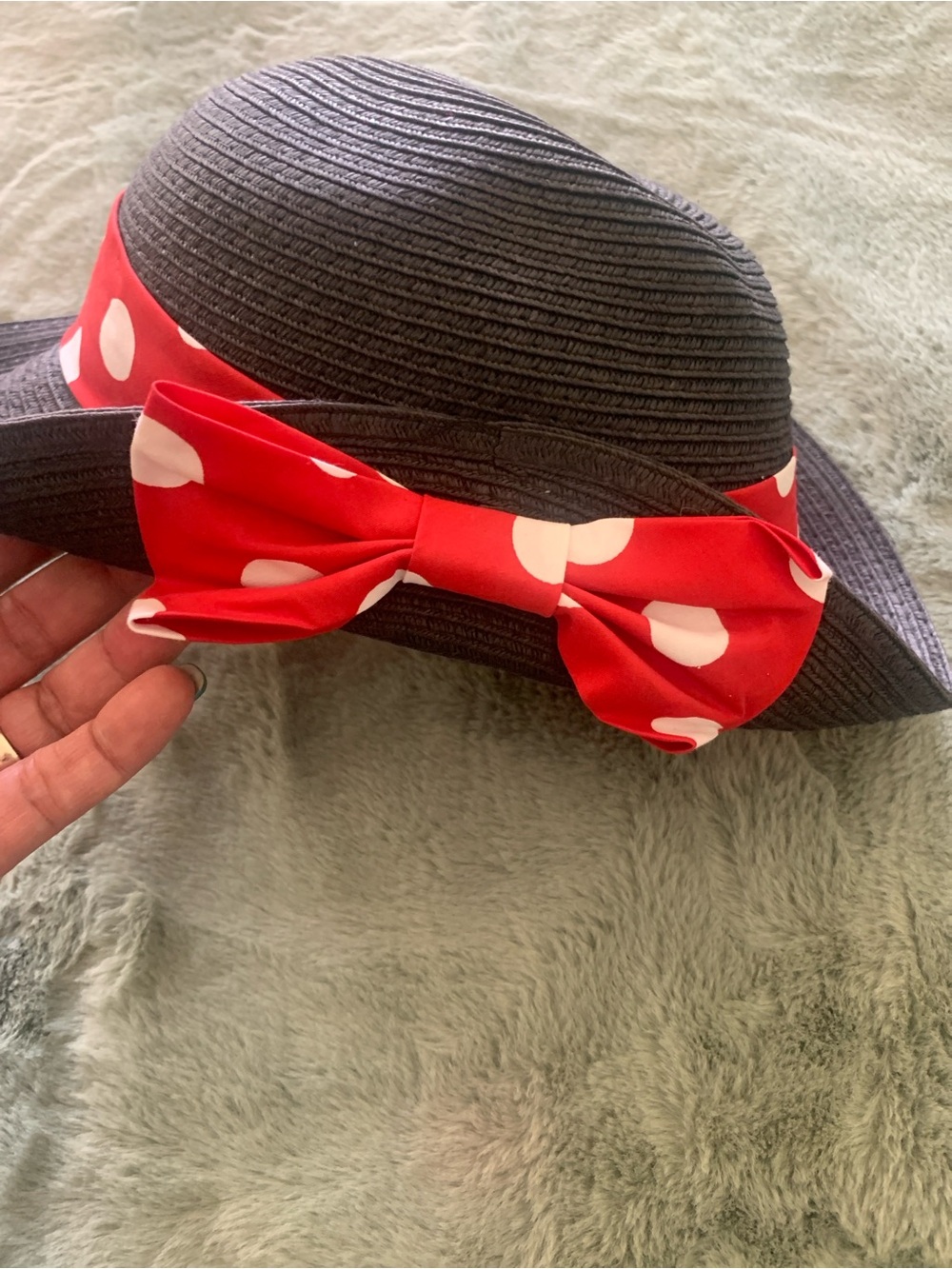 Disney Black Straw Sun Hat with Red Polka Dot Bow❤️